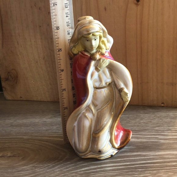 Greenbriar International Mary Figurine - Picture 4 of 5